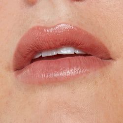 NUDESTIX NUDESCREEN LIP PRIMER SPF 30 on lips light skin tone